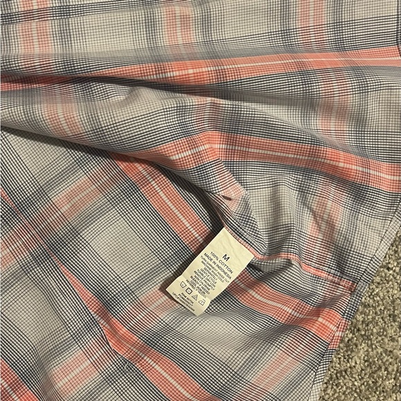 Men’s short sleeve button up - Picture 2 of 2